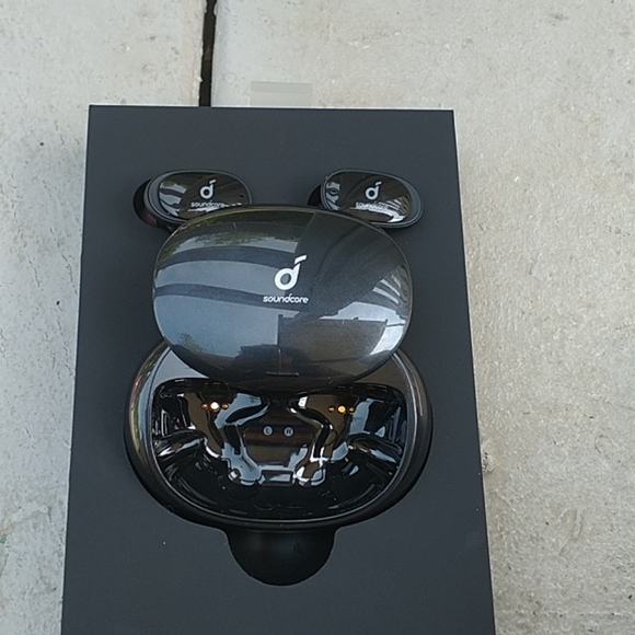 Flawless soundcore ear buds - Picture 3 of 5